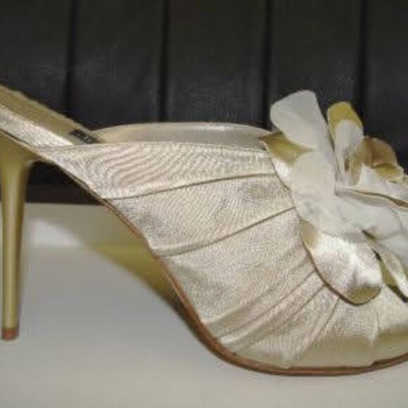 JULIA ROSSINI BREATHAKING CHAMPAIGN SILK & LEATHER HEELS 40/9 - Picture 1 of 3